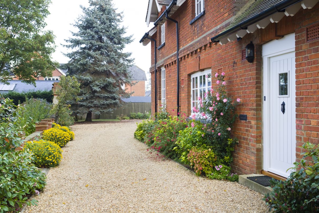 How To Lay And Maintain A Gravel Driveway 7 Simple Steps Decorative